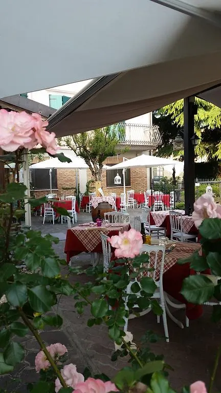 Bed&Wine Otel Negrar