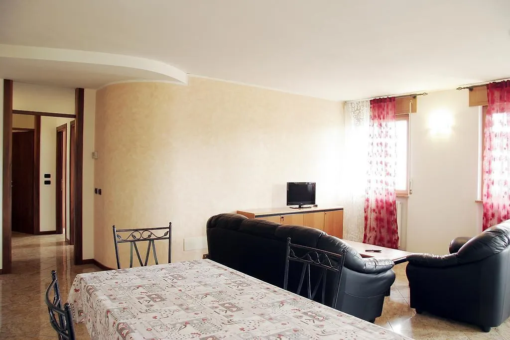 **  Bed&Wine Otel Negrar İtalya