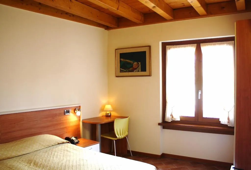Bed&Wine Otel Negrar